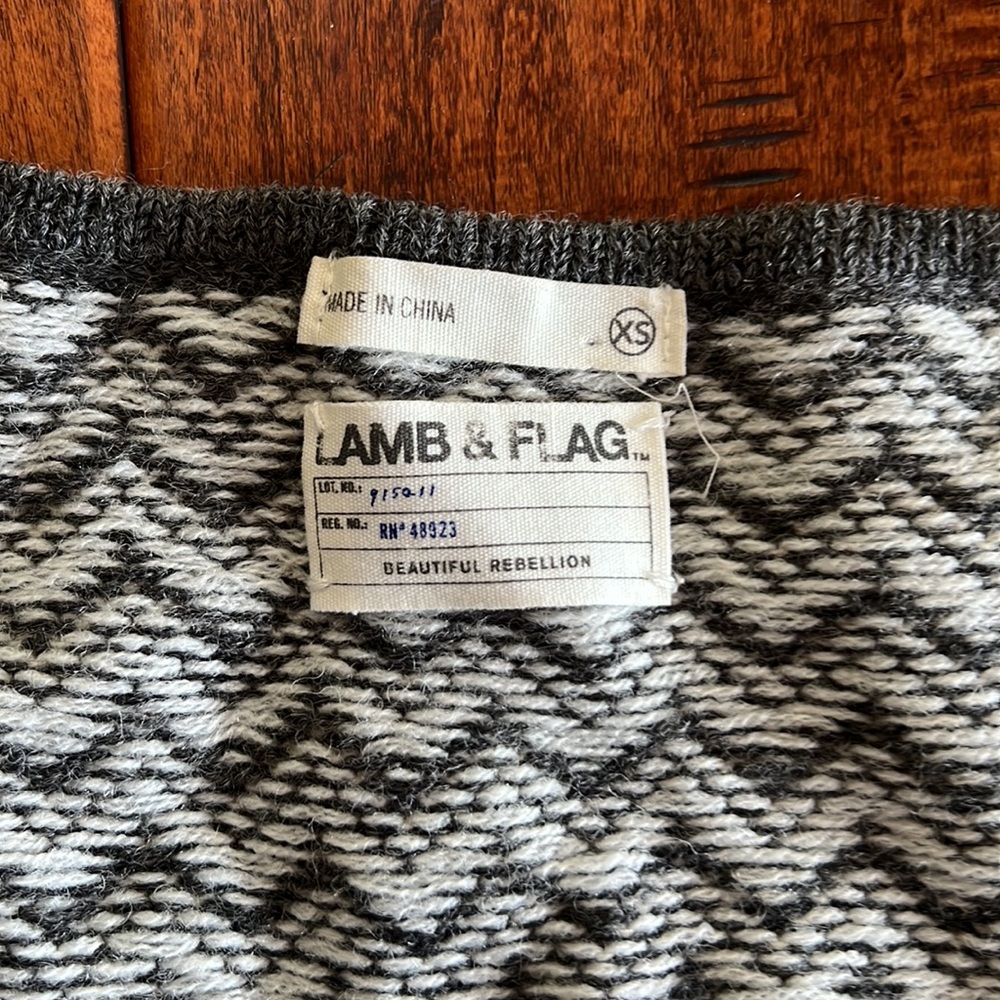Chevron Cardigan - Picture 2 of 6